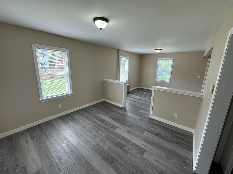 144 Parkside Ave — Photo 10