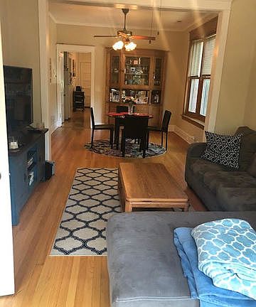 3rd image of 900 W Wrightwood Ave #2E