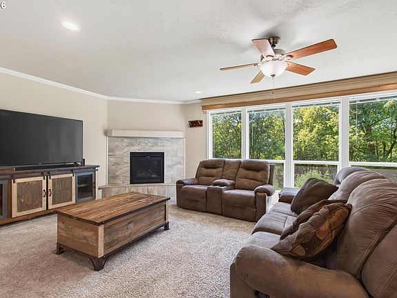 4th image of 31193 Pittsburg Rd