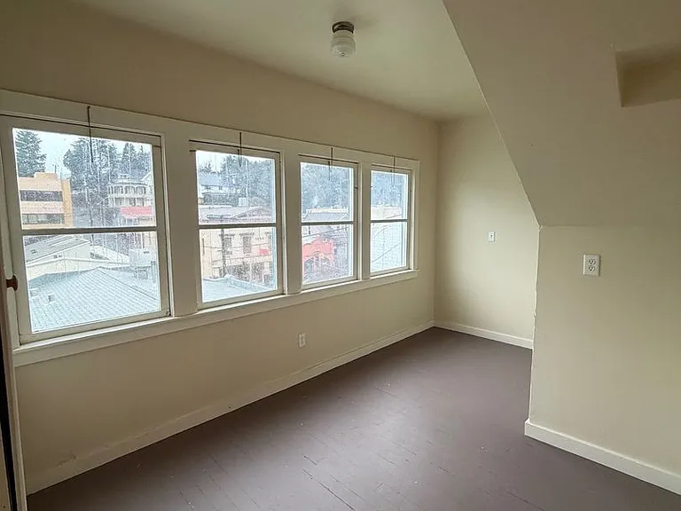 64 N Stewart St — Photo 5