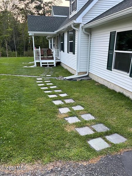 4th image of 574 Cole Road