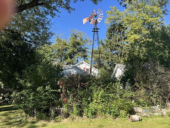 4th image of 15049 Parrish Ave