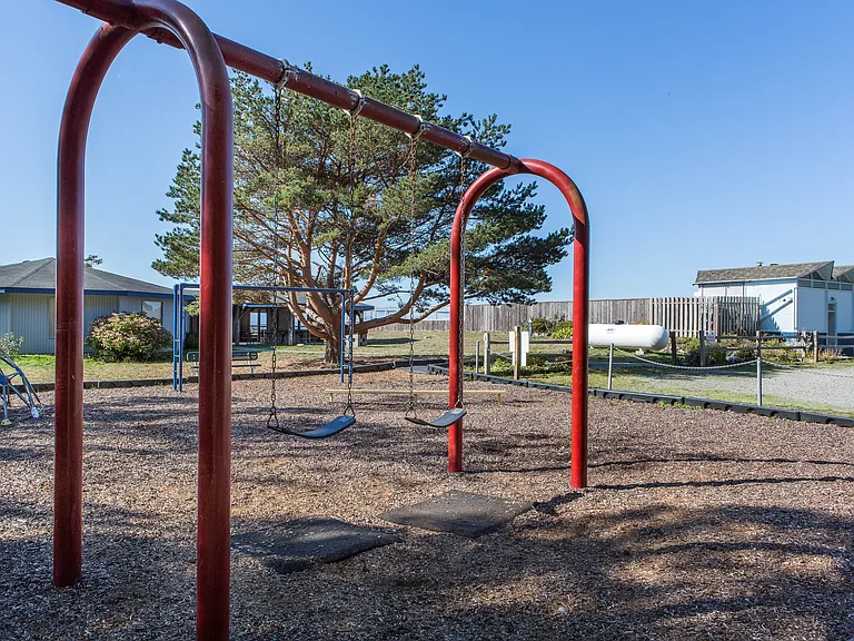 1257 Russell Dr — Photo 35