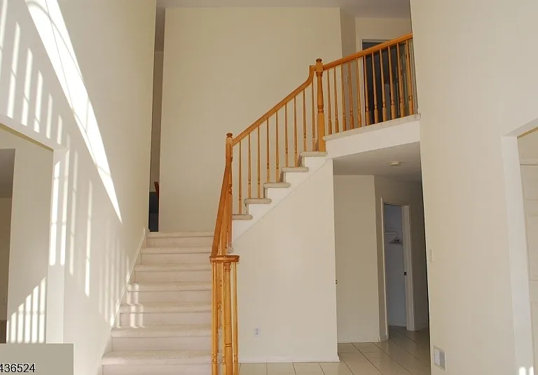 11 Alexandria Dr — Photo 2
