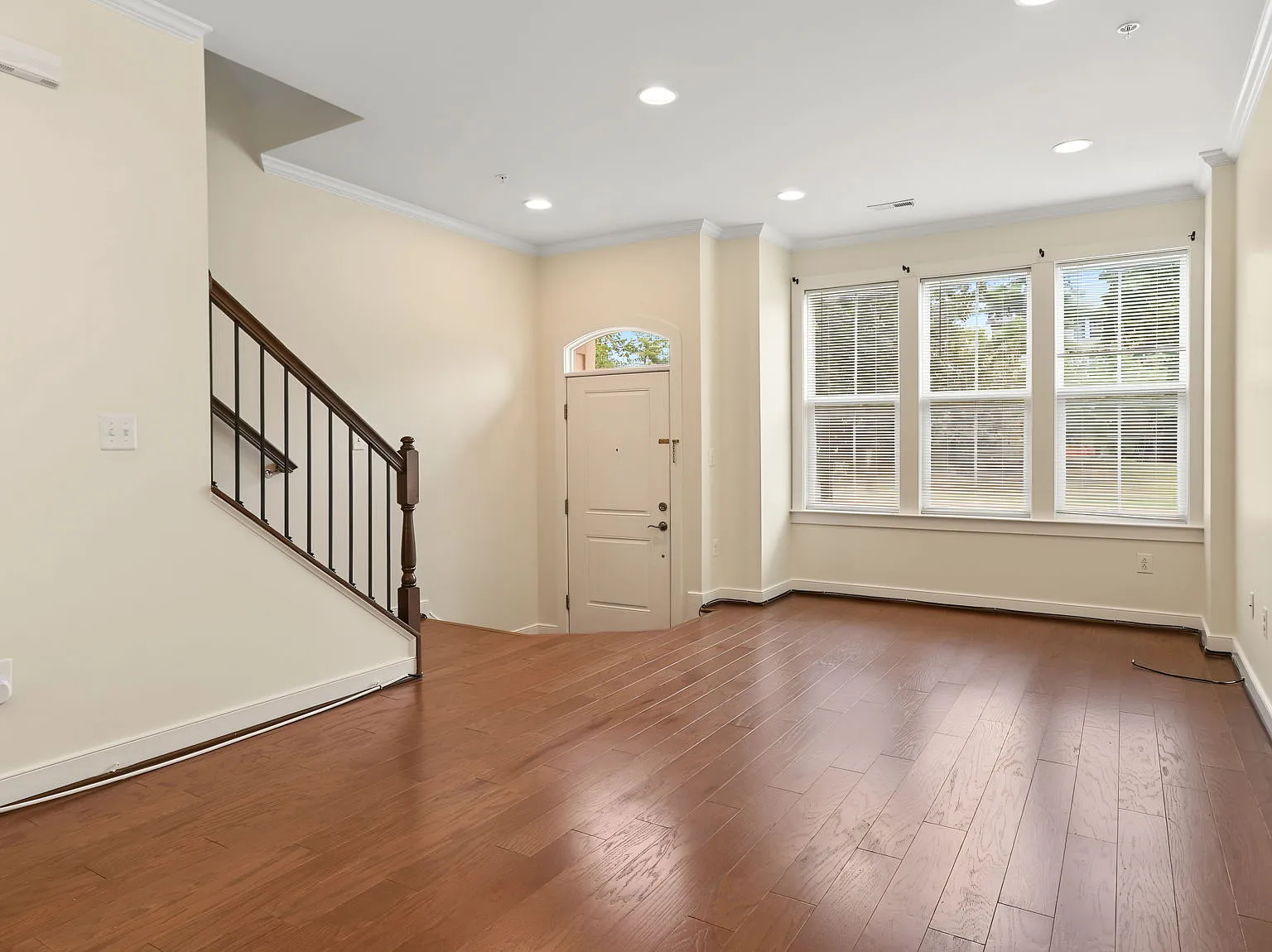 3 bed, 2.5 bath, 1576 sqft, $3,500 — Photo 4