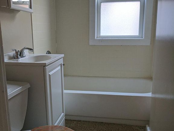3rd image of 558 E 140th St APT 4