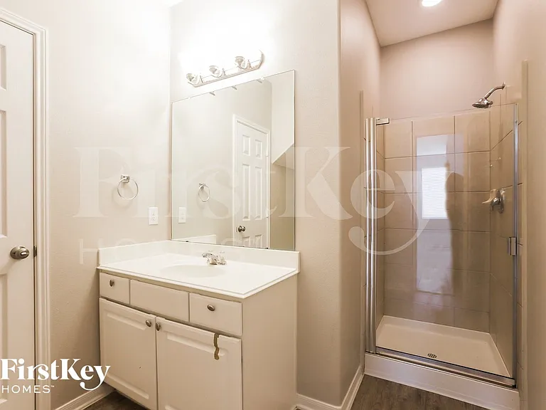 1826 Sun Point Ct — Photo 12