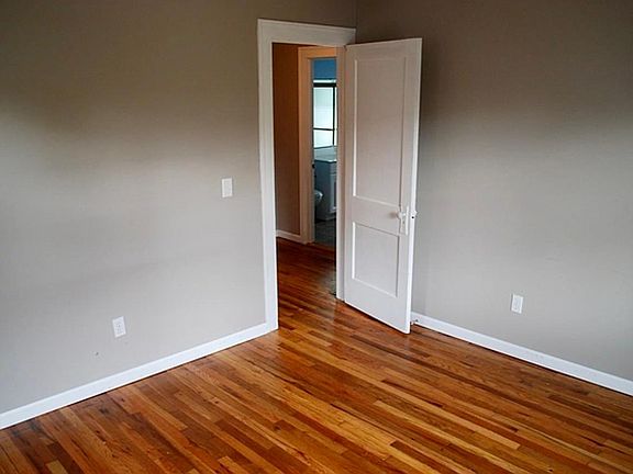 4th image of 1576 Blossom Park Ave