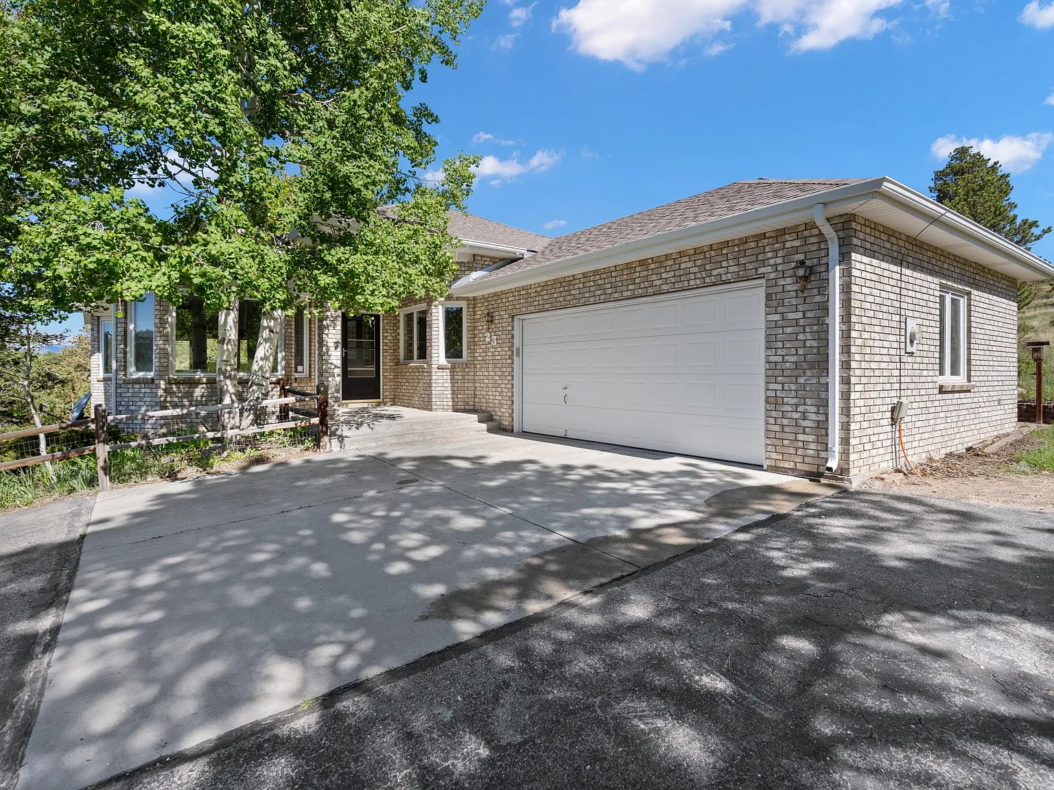 5 bed, 3505 sqft, $3,750 — Photo 2