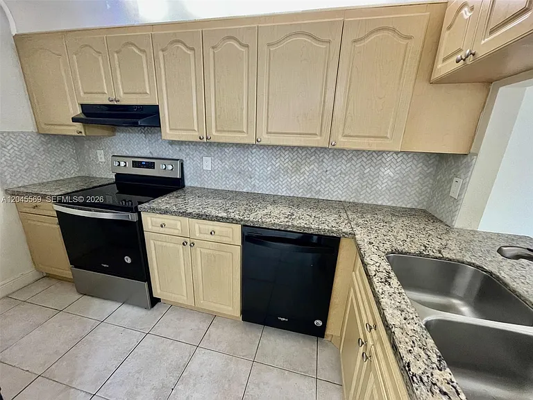 2642 Riverside Dr #2642 — Photo 8