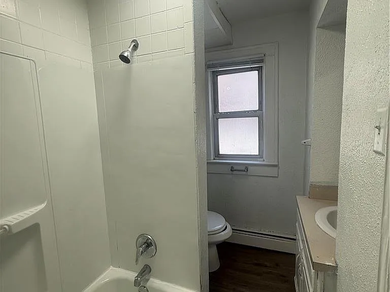 124 2nd Ave #D — Photo 5