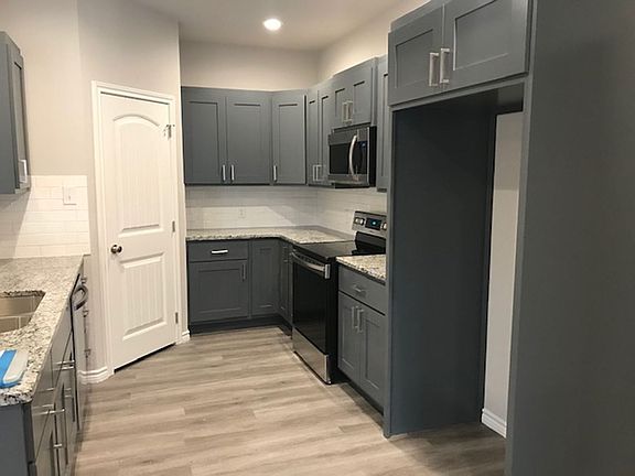 4th image of 2860 Melissa Ln