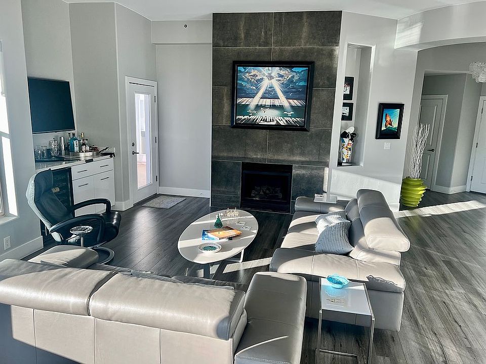 Spacious Living Room