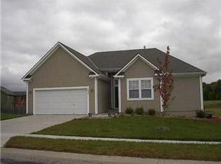 1437 Glen Dr, Louisburg, KS 66053