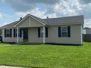 704 Pinoak Dr, Nicholasville, KY 40356