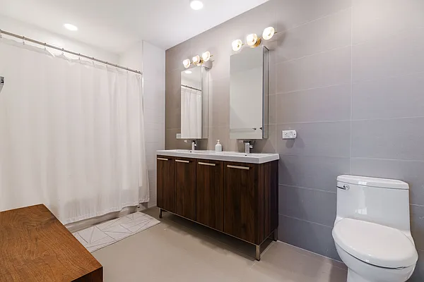 Rented by MNS | media 9