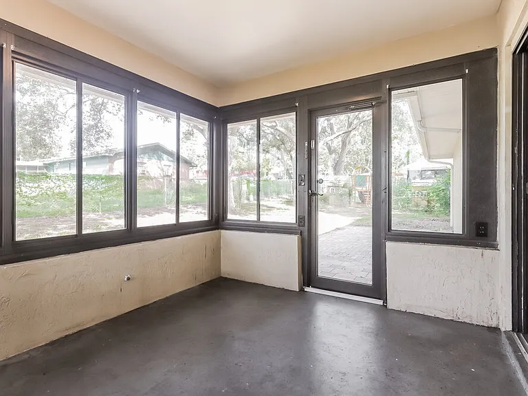801 Cambridge Way — Photo 9