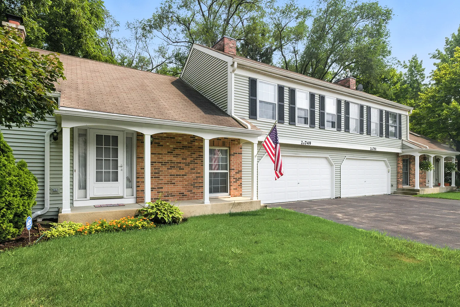 2S749 Grove Ln photo 1