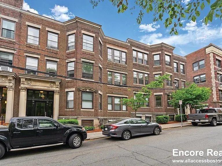 25 Stearns Rd #4 — Photo 1