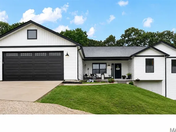 5736 La Trace Ln, High Ridge, MO 63049