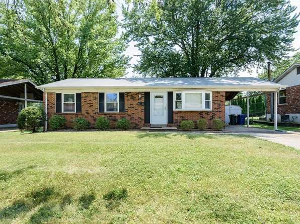 1652 Oliveto Ln, Hazelwood, MO 63042