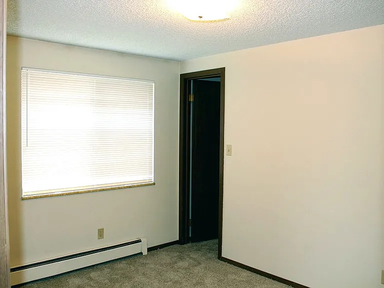 3645 Butternut Dr — Photo 7