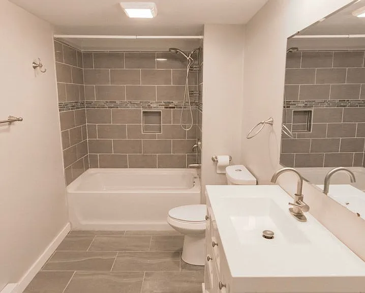1002 N Aurora St — Photo 135