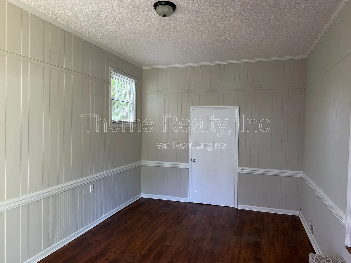 Building Photo - 707 Ward Dr