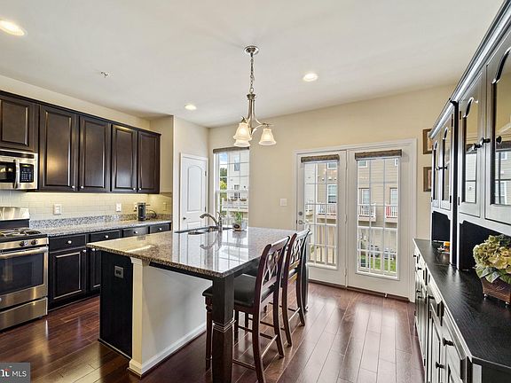 4th image of 15379 Rosemont Manor Dr