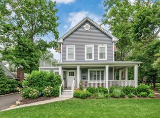 1023 Hillcrest Rd, Ridgewood, NJ 07450