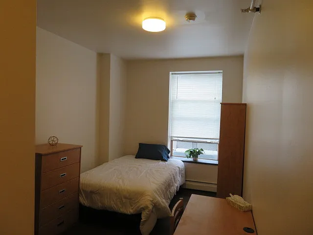 109 E State St — Photo 21