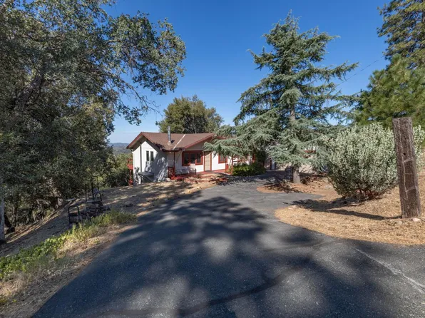 51300 Buckskin Ln, Oakhurst, CA 93644