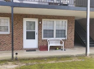 1101 Robin Hood Rd APT B, High Pt, NC 27262