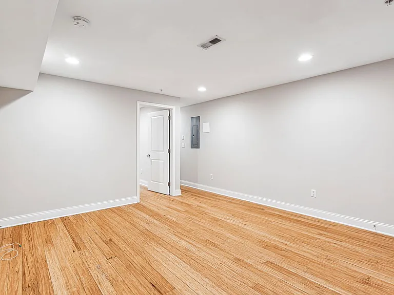 1633 Carpenter St #A — Photo 29