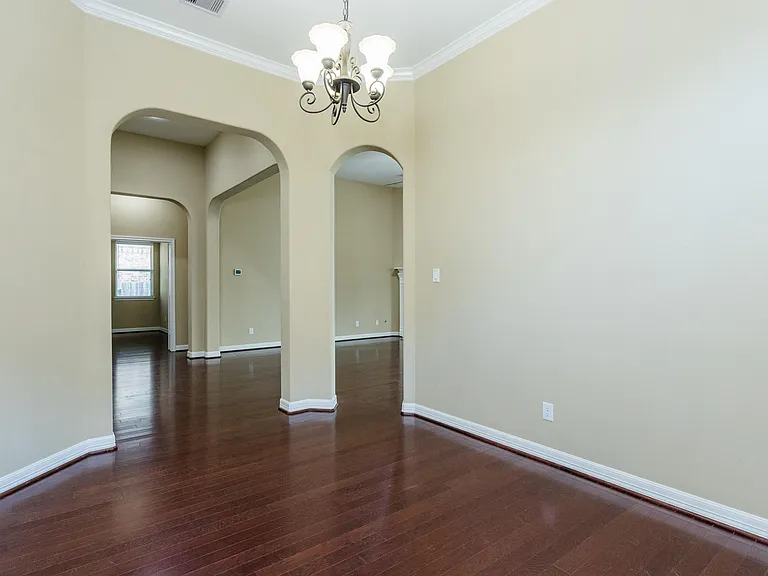 7810 Deep Green Dr — Photo 5