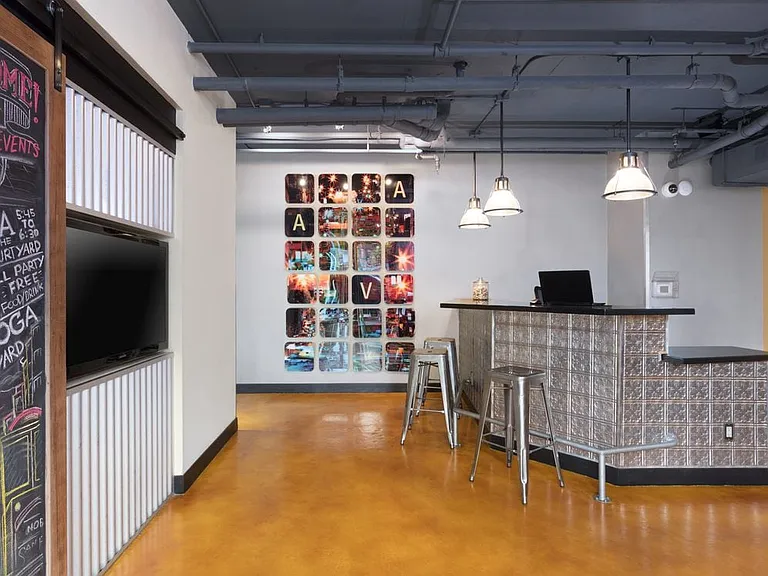 Leasing Lobby