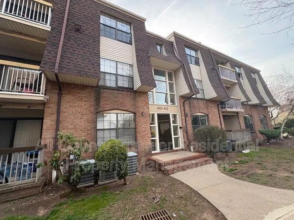 409 Hidden Village Dr, Perth Amboy, NJ 08861