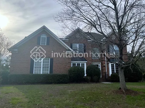 1704 Crestgate Dr, Waxhaw, NC 28173