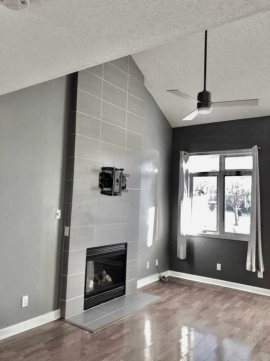 Building Photo - Burr Oaks Dr