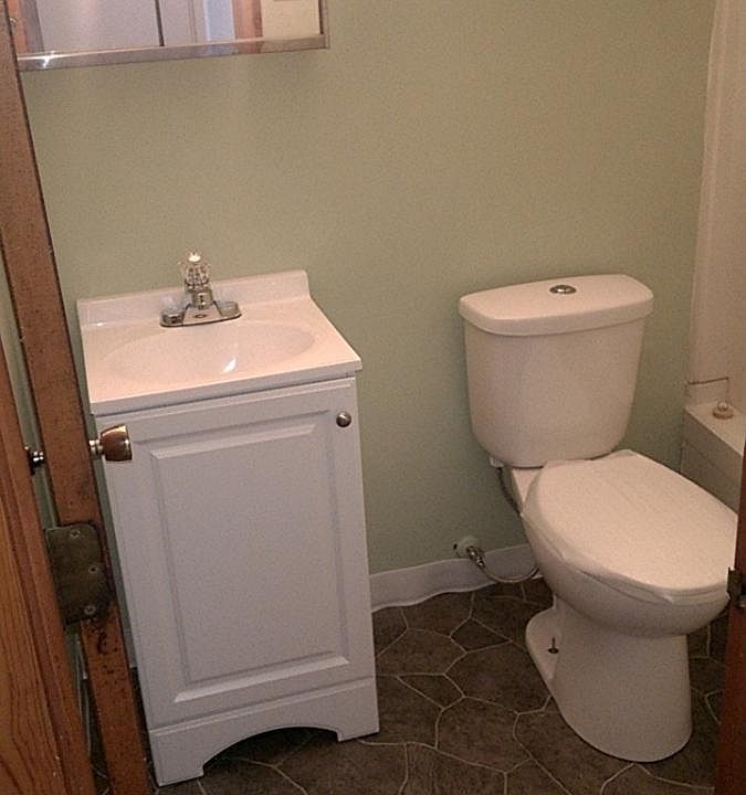 2nd image of 2547 Manchester Rd APT 12