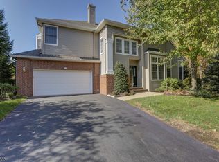 20 Clements Ct #C0074-74, Roseland, NJ 07068