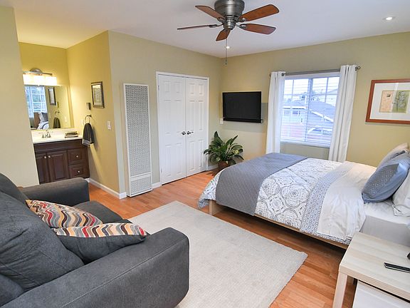 5th image of 4760 36th St