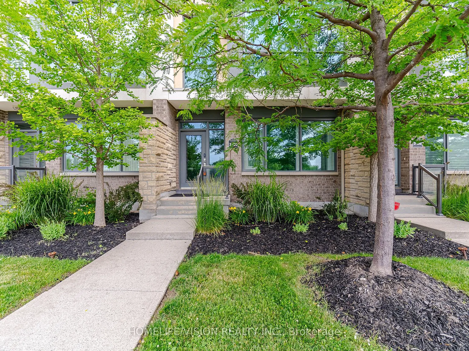 4 bed, $4,975 — Photo 2