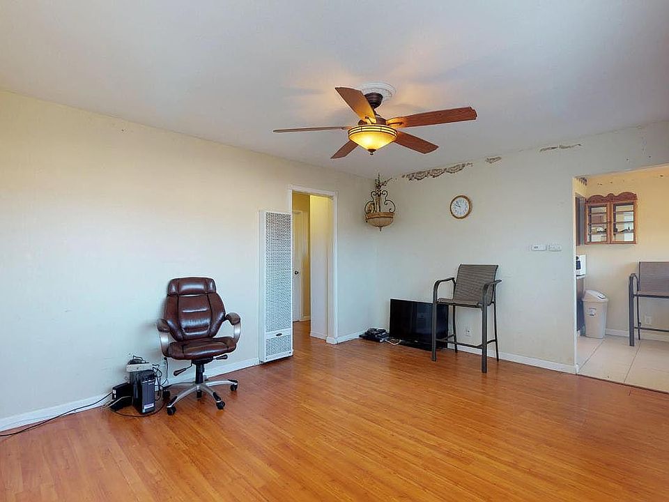 1st image of 671 Bronte Ave