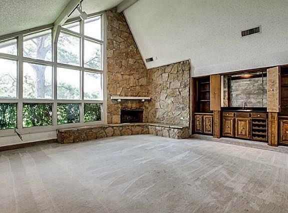 3rd image of 3807 Wedgewood Ct