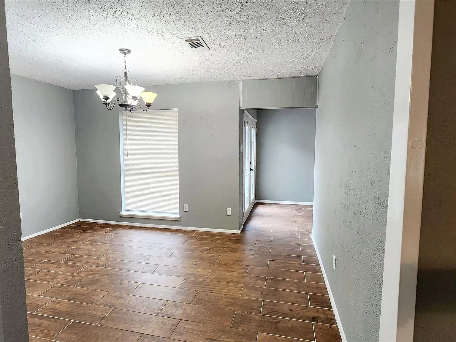 3 bed, 2.0 bath, 1451 sqft, $1,750 — Photo 3