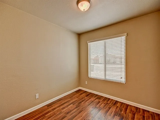 10930 W Montecito Ave — Photo 15