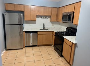 6040 N Troy St APT 104, Chicago, IL 60659