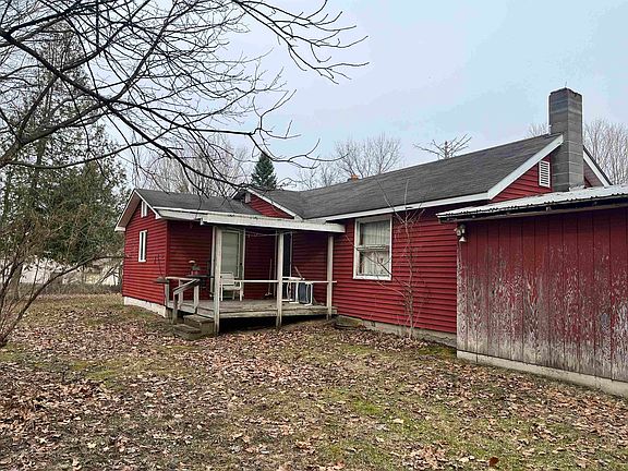 3rd image of 18 Champlain Street