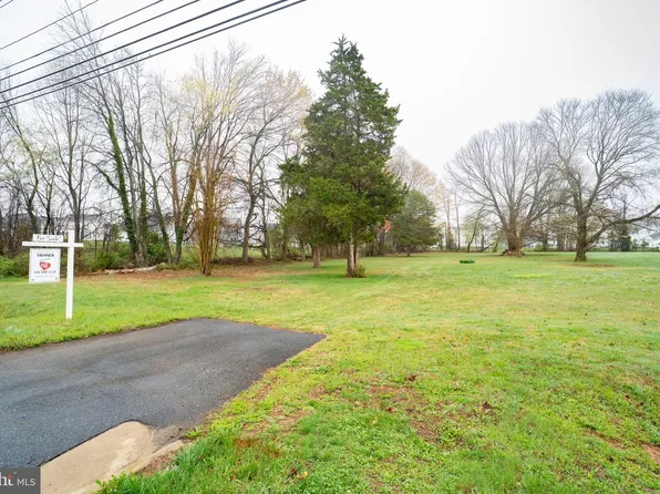 S King St, Leesburg, VA 20175